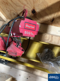 Image of Dayton Electric 1/2 Ton Chain Hoist 03
