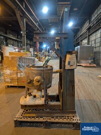 Image of Pfaudler glass vessl on stand 02