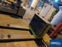 Image of Clark electric pallet runner 04