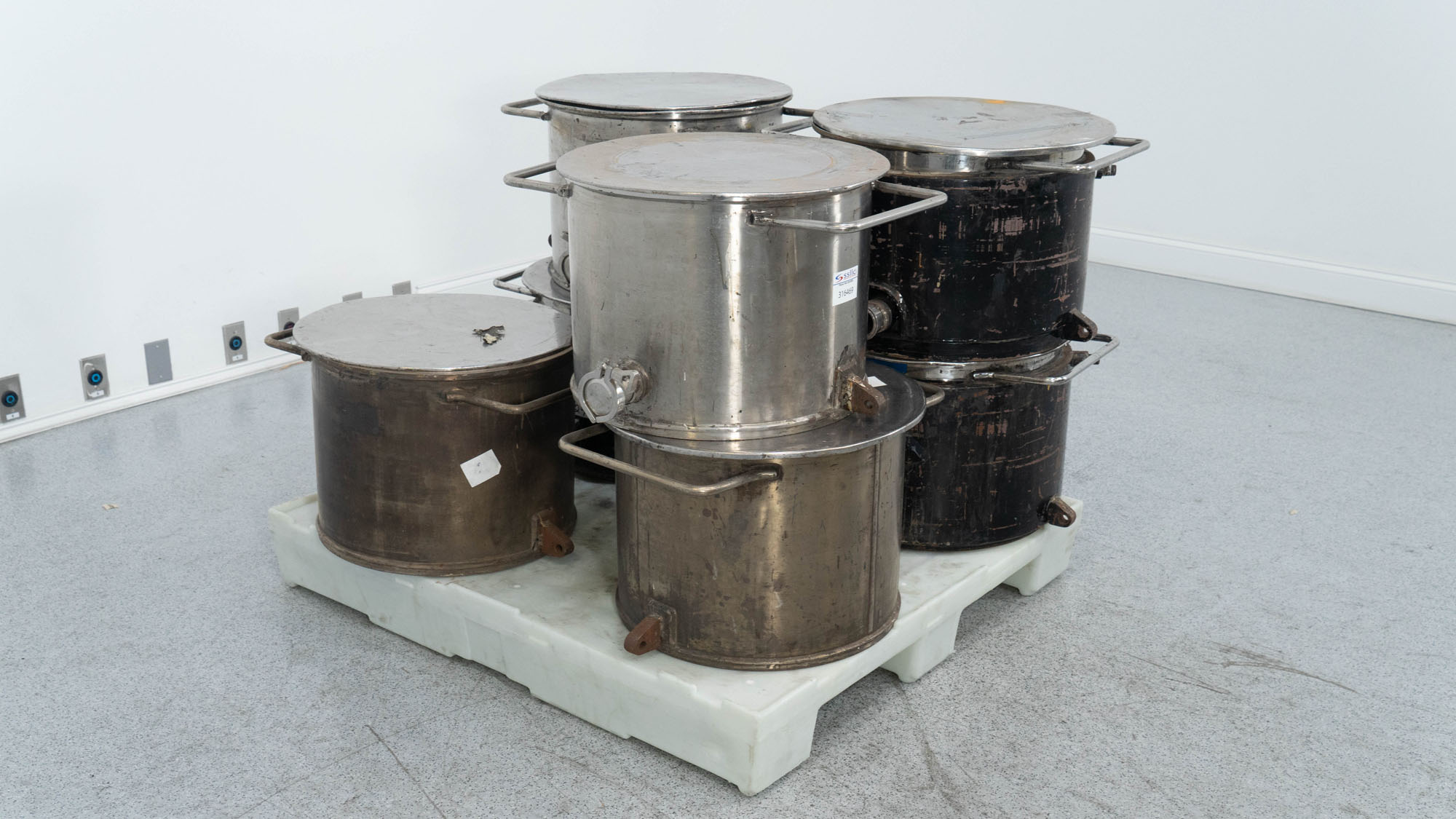 18.5" Stainless Steel Mixing Cans, (7)